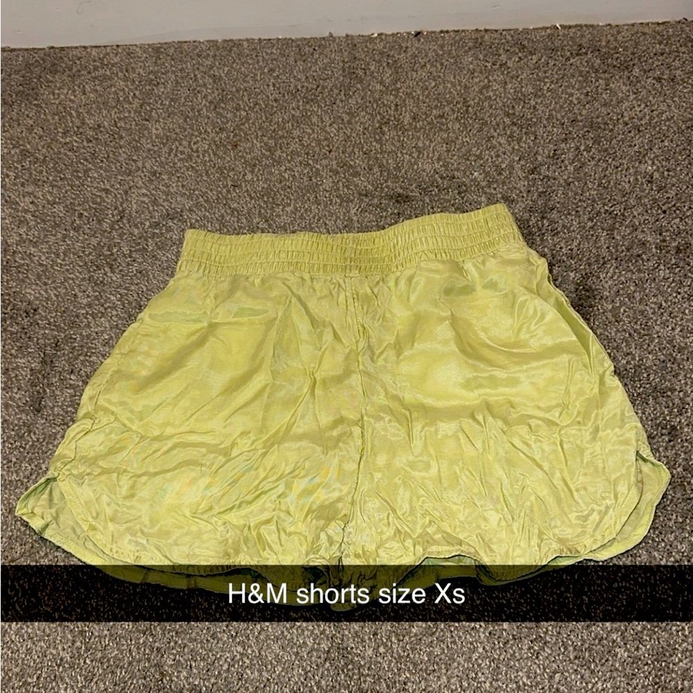 Green H&M shorts size Xs